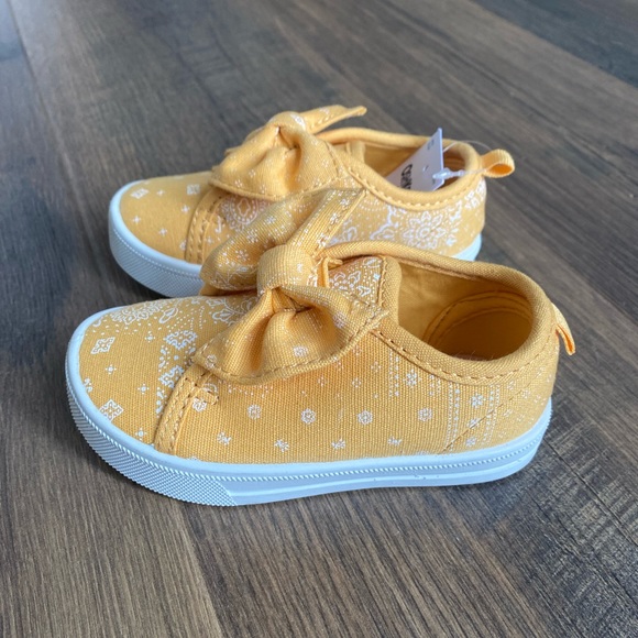 OSHKOSH Yellow Paisley Slip On Sneakers - Picture 3 of 9